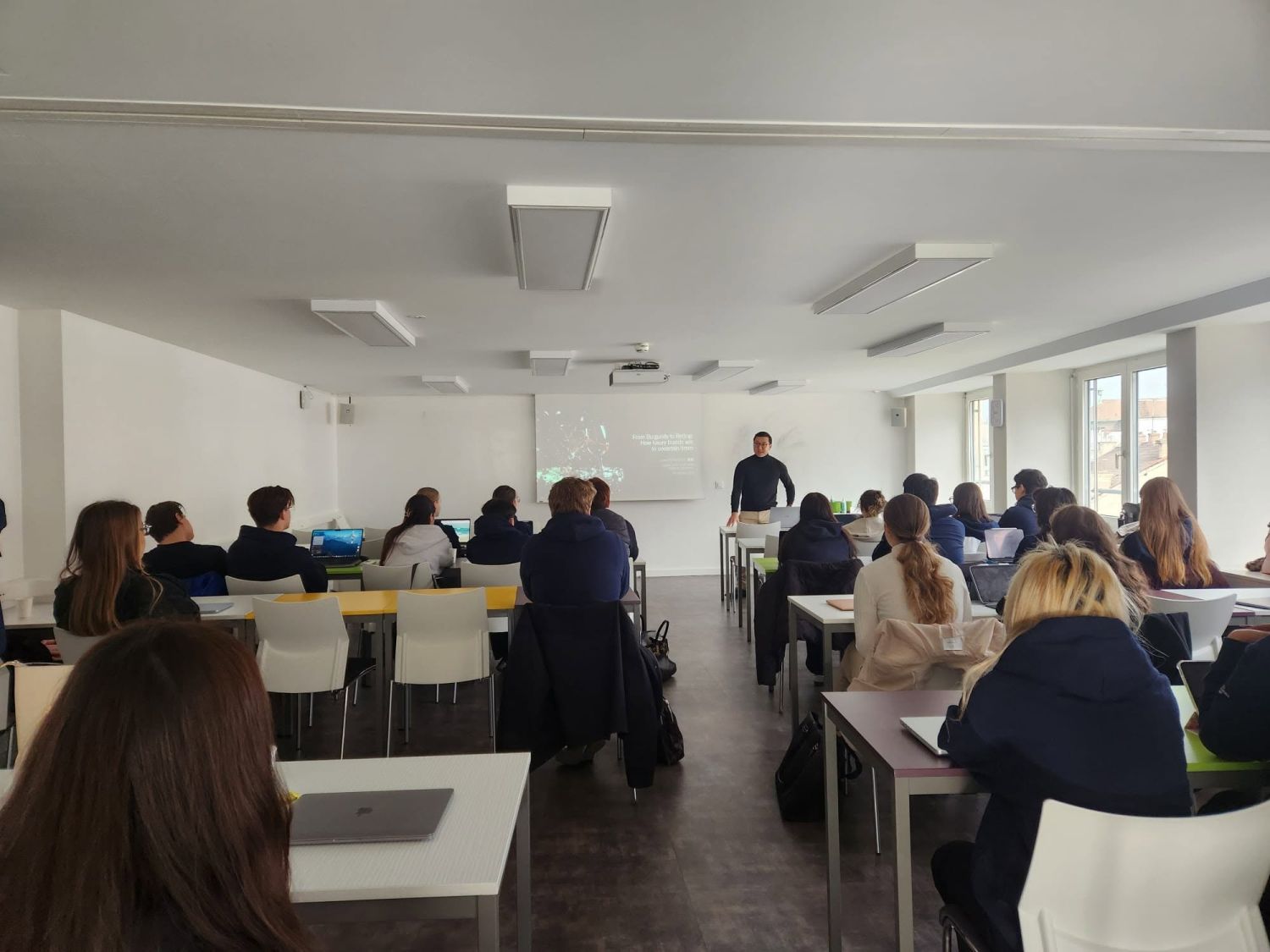 HIM Business School