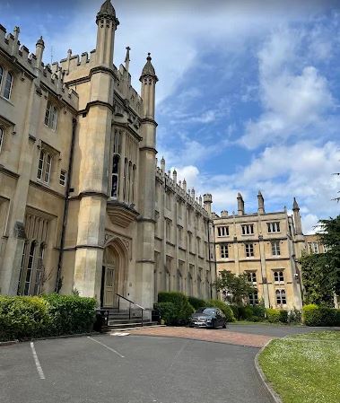 Richmond, The American International University in London