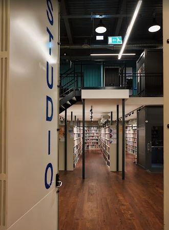 Richmond, The American International University in London