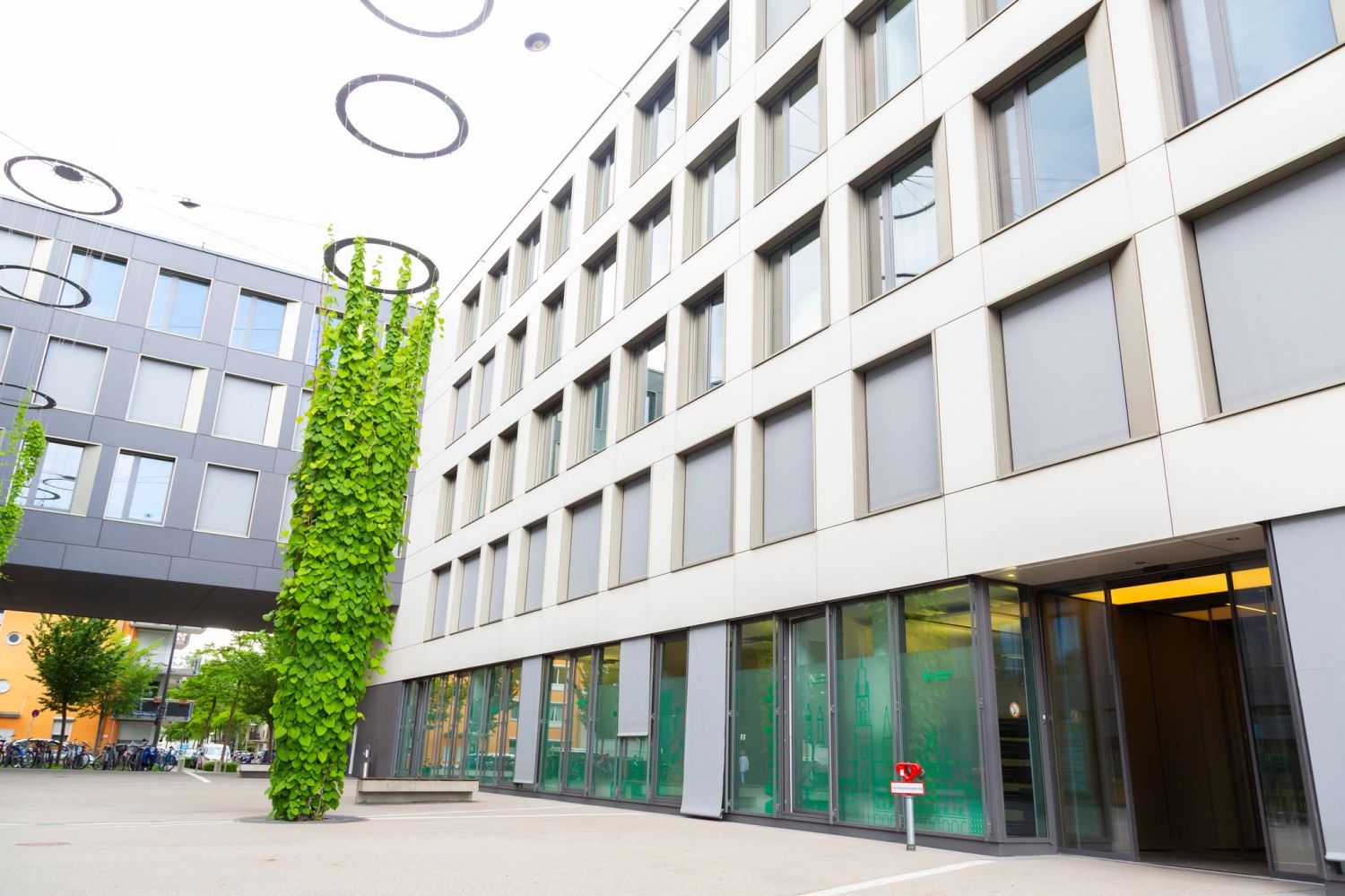 EU Business School